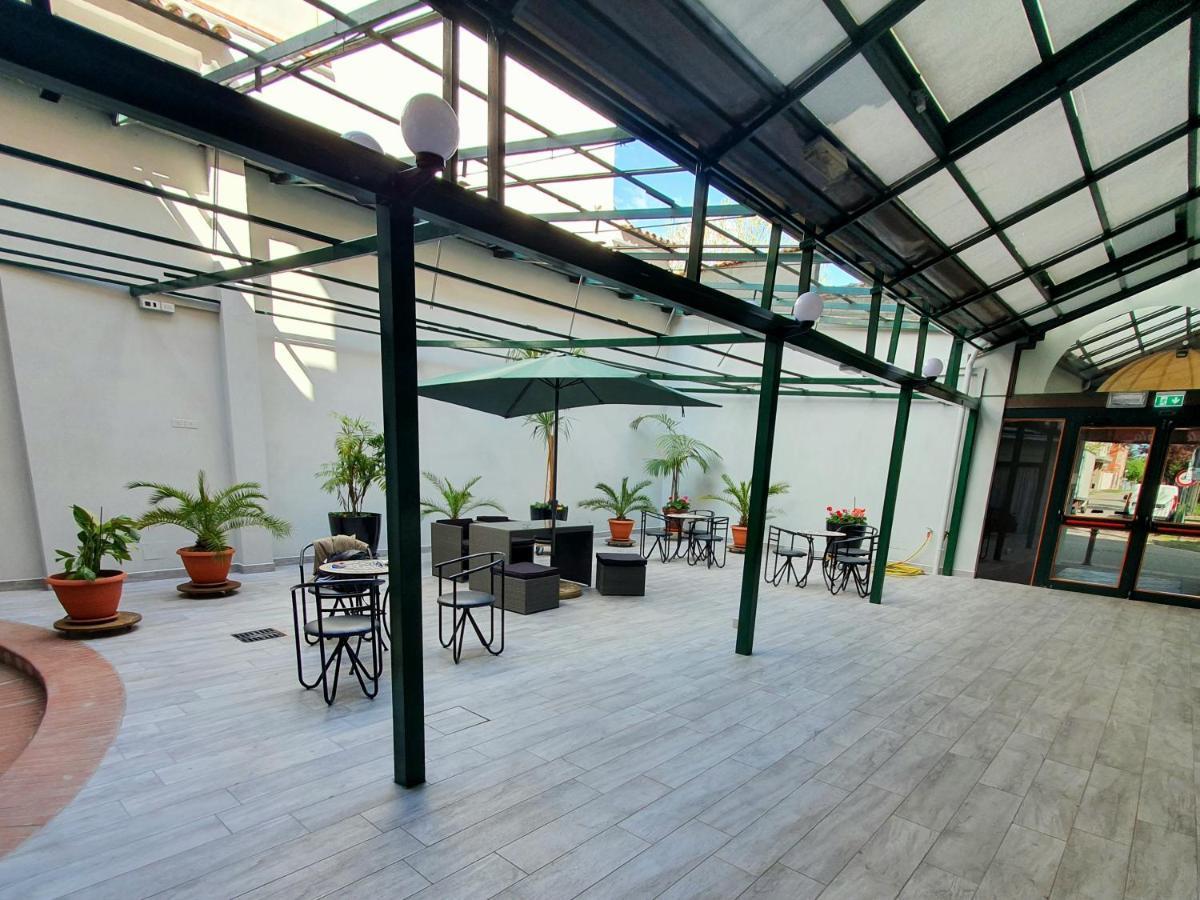 Hotel Perla Massa Lombarda Exterior photo