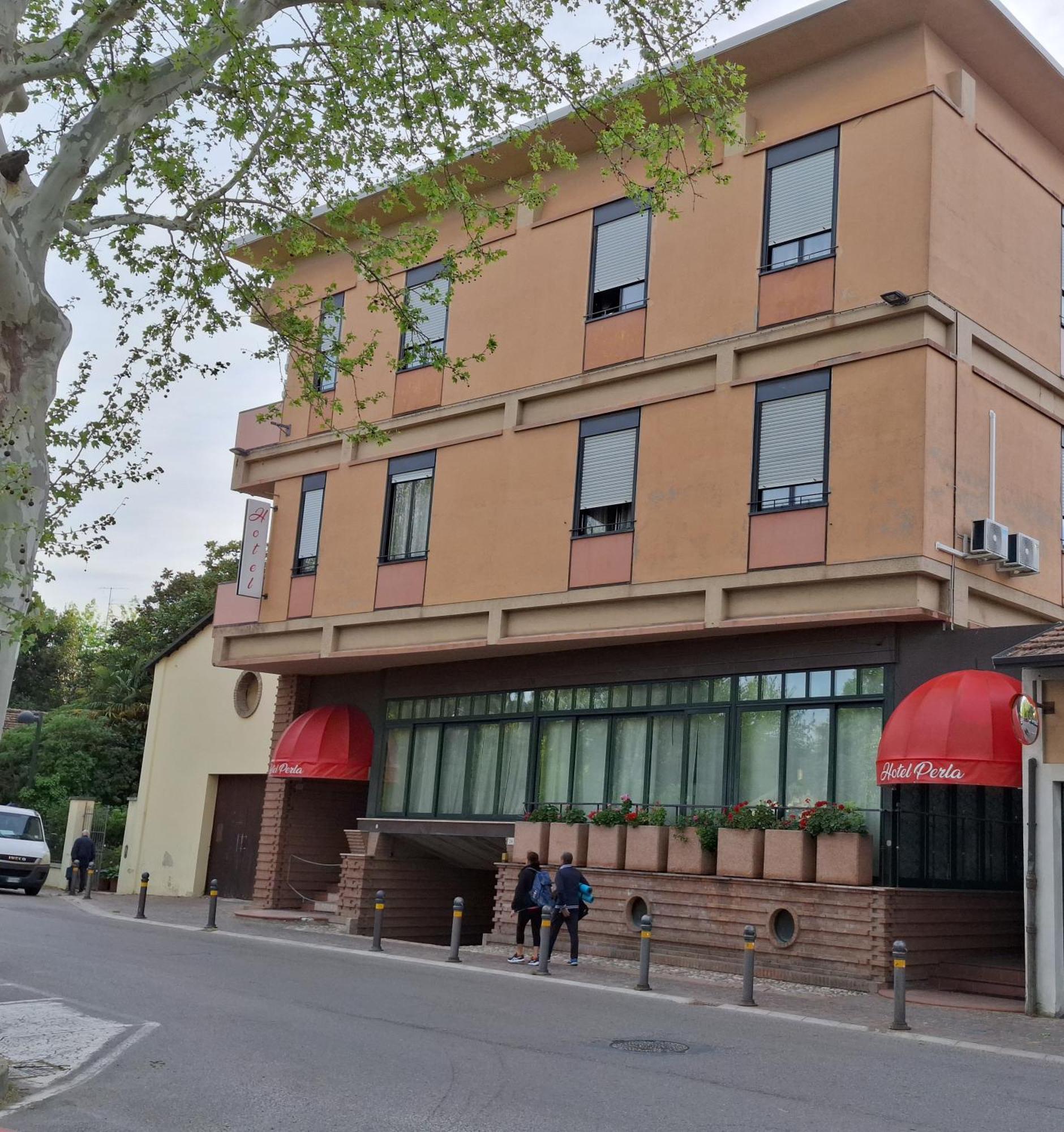 Hotel Perla Massa Lombarda Exterior photo